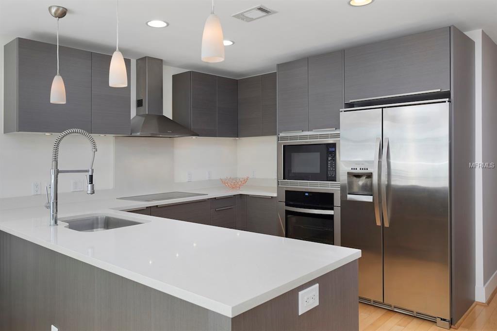 145 2ND AVENUE S, ST PETERSBURG, Florida 33701, 1 Bedroom Bedrooms, 3 Rooms Rooms,1 BathroomBathrooms,Residential,For sale,2ND,U7845327