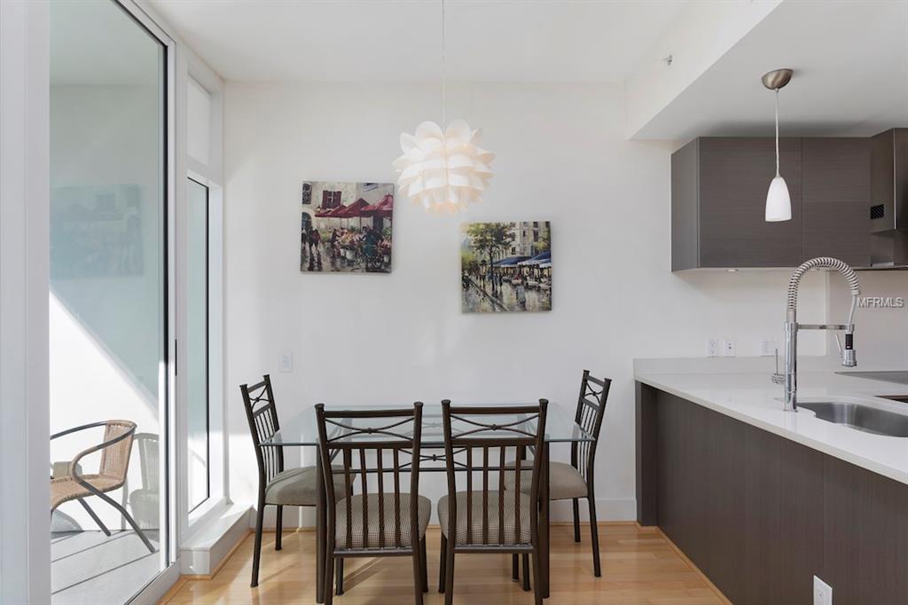 145 2ND AVENUE S, ST PETERSBURG, Florida 33701, 1 Bedroom Bedrooms, 3 Rooms Rooms,1 BathroomBathrooms,Residential,For sale,2ND,U7845327