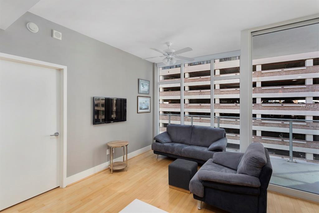 145 2ND AVENUE S, ST PETERSBURG, Florida 33701, 1 Bedroom Bedrooms, 3 Rooms Rooms,1 BathroomBathrooms,Residential,For sale,2ND,U7845327