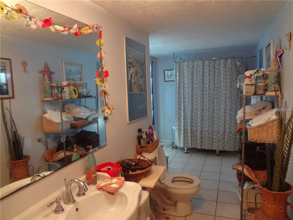 2586 TAMISOLA STREET, SARASOTA, Florida 34237, 3 Bedrooms Bedrooms, 6 Rooms Rooms,1 BathroomBathrooms,Residential,For sale,TAMISOLA,A4209236