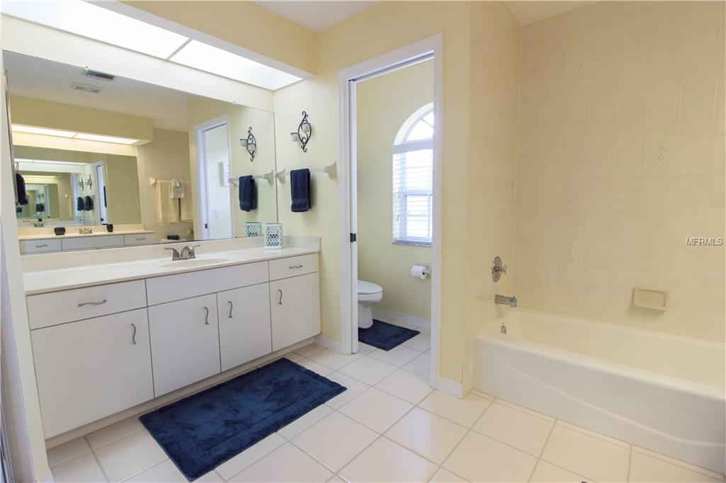 432 LAKE OF THE WOODS DRIVE, VENICE, Florida 34293, 3 Bedrooms Bedrooms, 7 Rooms Rooms,2 BathroomsBathrooms,Residential,For sale,LAKE OF THE WOODS,N5916330