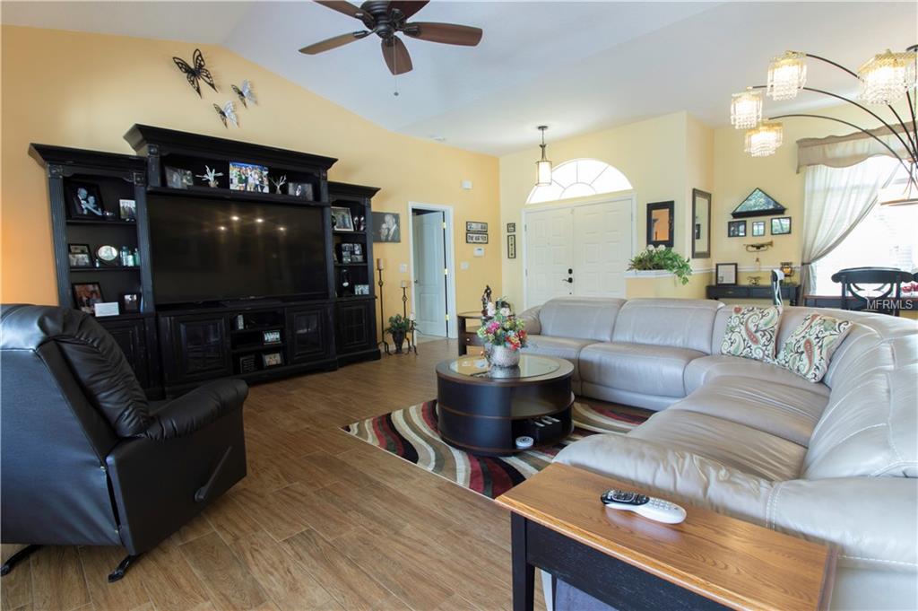 432 LAKE OF THE WOODS DRIVE, VENICE, Florida 34293, 3 Bedrooms Bedrooms, 7 Rooms Rooms,2 BathroomsBathrooms,Residential,For sale,LAKE OF THE WOODS,N5916330