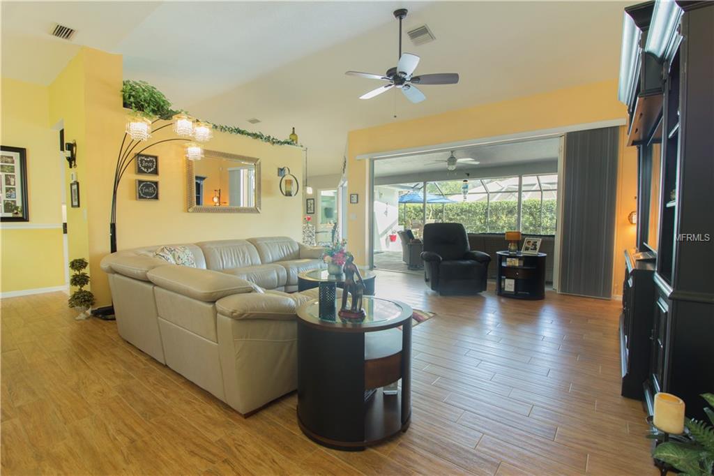 432 LAKE OF THE WOODS DRIVE, VENICE, Florida 34293, 3 Bedrooms Bedrooms, 7 Rooms Rooms,2 BathroomsBathrooms,Residential,For sale,LAKE OF THE WOODS,N5916330