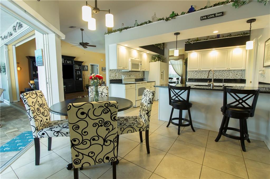 432 LAKE OF THE WOODS DRIVE, VENICE, Florida 34293, 3 Bedrooms Bedrooms, 7 Rooms Rooms,2 BathroomsBathrooms,Residential,For sale,LAKE OF THE WOODS,N5916330