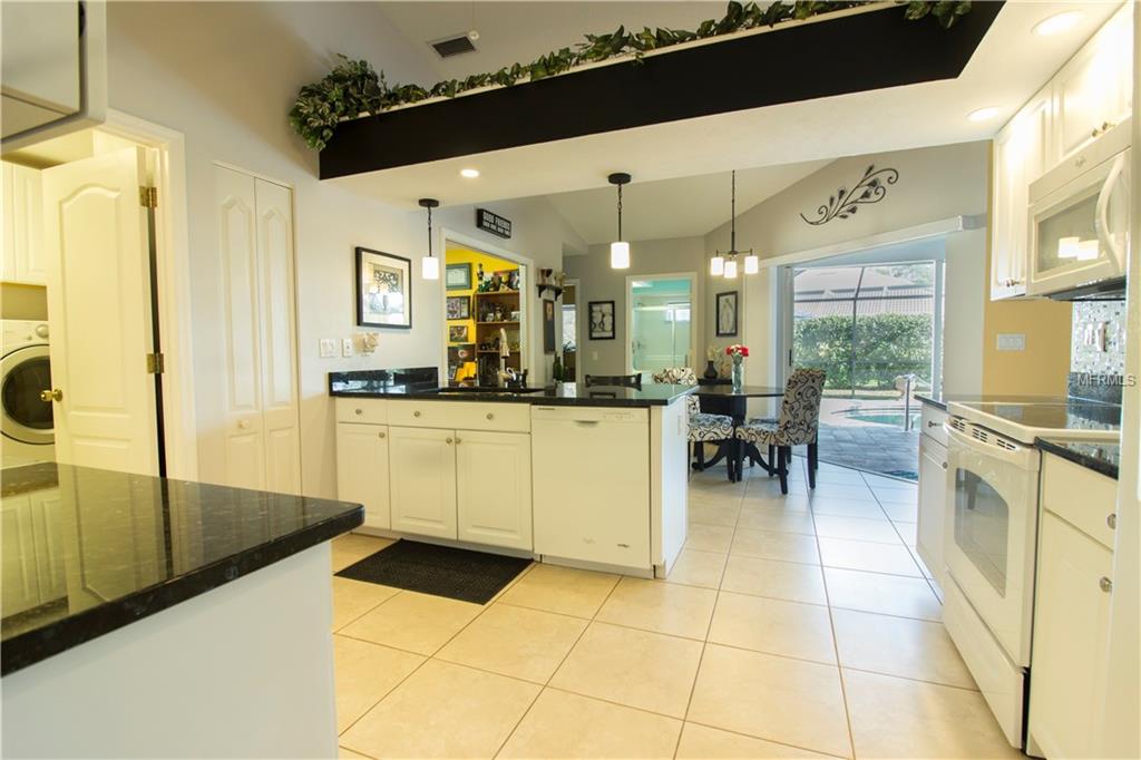 432 LAKE OF THE WOODS DRIVE, VENICE, Florida 34293, 3 Bedrooms Bedrooms, 7 Rooms Rooms,2 BathroomsBathrooms,Residential,For sale,LAKE OF THE WOODS,N5916330