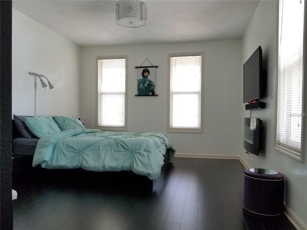 7200 9TH AVENUE N, ST PETERSBURG, Florida 33710, 3 Bedrooms Bedrooms, 7 Rooms Rooms,2 BathroomsBathrooms,Residential,For sale,9TH,T2928227