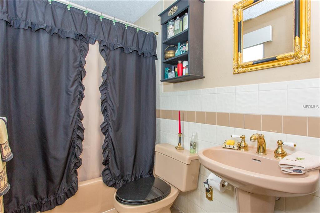 1245 NOTTINGHAM STREET, ORLANDO, Florida 32803, 3 Bedrooms Bedrooms, 8 Rooms Rooms,2 BathroomsBathrooms,Residential,For sale,NOTTINGHAM,O5518603