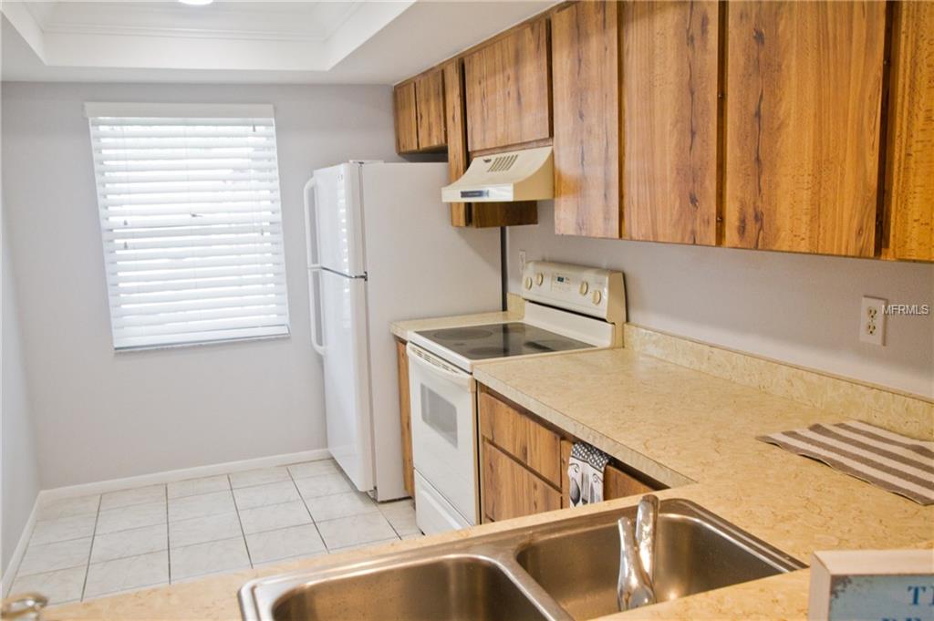 2641 WOODGATE LANE, SARASOTA, Florida 34231, 2 Bedrooms Bedrooms, 5 Rooms Rooms,2 BathroomsBathrooms,Residential,For sale,WOODGATE,A4199203