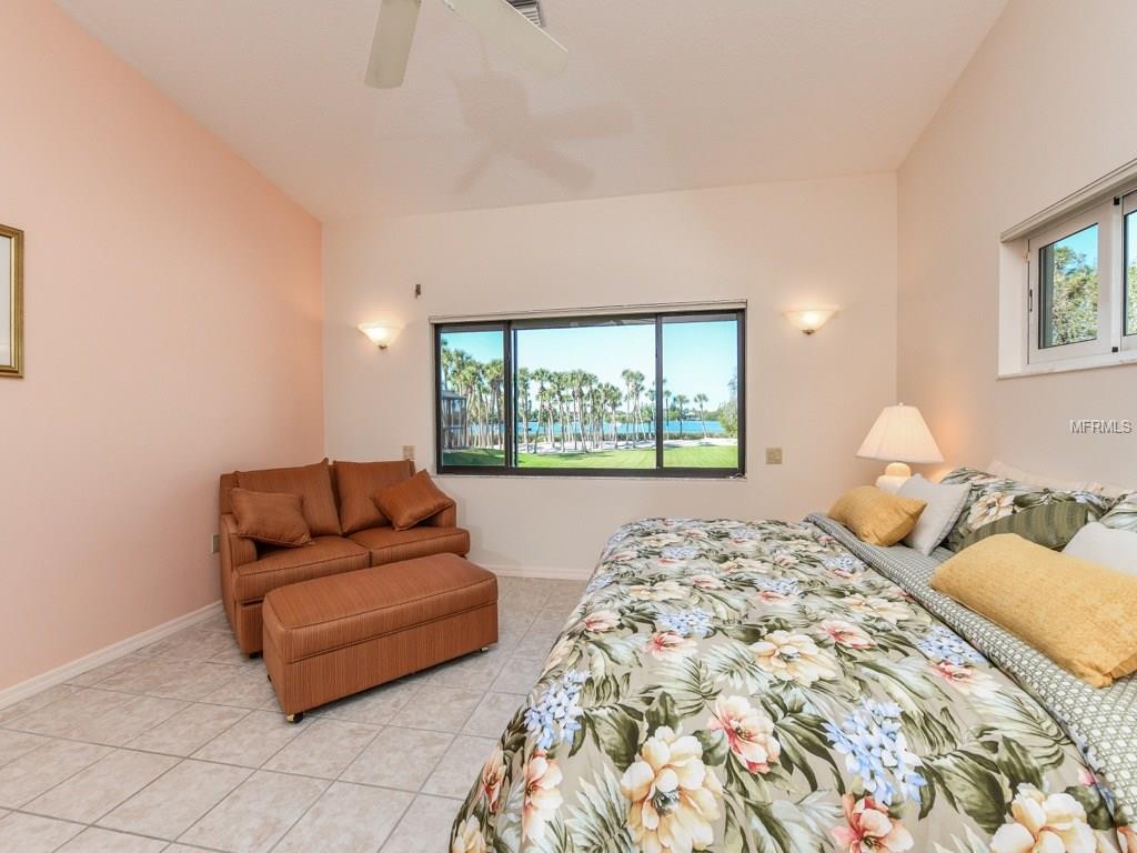 457 YACHT HARBOR DRIVE, OSPREY, Florida 34229, 5 Bedrooms Bedrooms, 13 Rooms Rooms,4 BathroomsBathrooms,Residential,For sale,YACHT HARBOR,N5916146