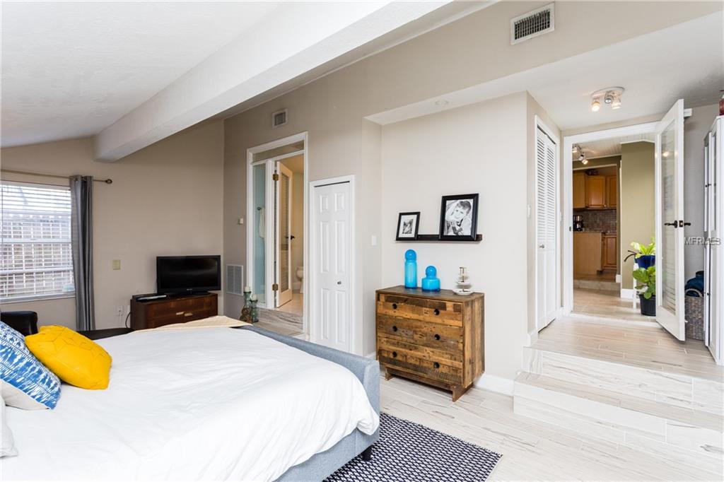 1316 OREGON STREET, ORLANDO, Florida 32803, 3 Bedrooms Bedrooms, 7 Rooms Rooms,2 BathroomsBathrooms,Residential,For sale,OREGON,O5560945