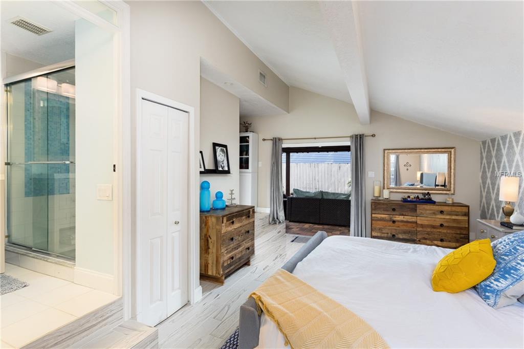 1316 OREGON STREET, ORLANDO, Florida 32803, 3 Bedrooms Bedrooms, 7 Rooms Rooms,2 BathroomsBathrooms,Residential,For sale,OREGON,O5560945