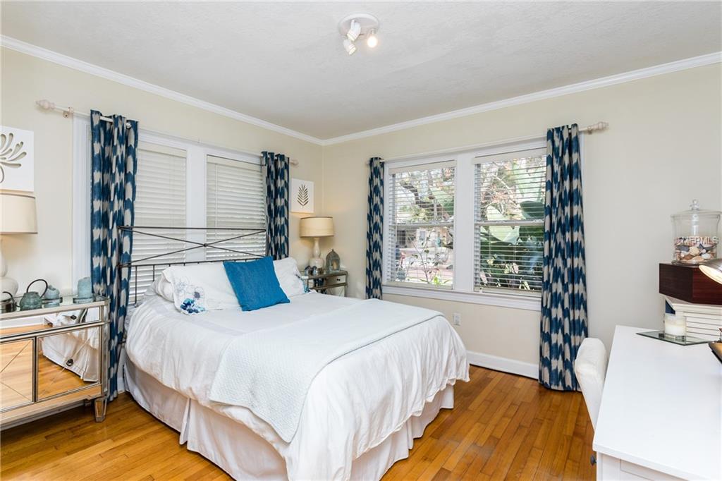 1316 OREGON STREET, ORLANDO, Florida 32803, 3 Bedrooms Bedrooms, 7 Rooms Rooms,2 BathroomsBathrooms,Residential,For sale,OREGON,O5560945