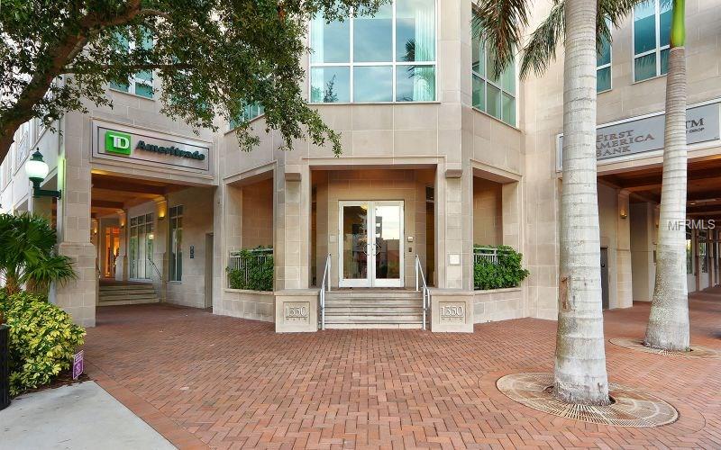 1350 MAIN STREET, SARASOTA, Florida 34236, 2 Bedrooms Bedrooms, 5 Rooms Rooms,2 BathroomsBathrooms,Residential,For sale,MAIN,A4173850