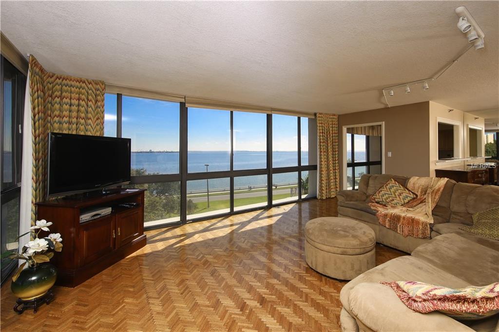 3301 BAYSHORE BOULEVARD, TAMPA, Florida 33629, 3 Bedrooms Bedrooms, 6 Rooms Rooms,2 BathroomsBathrooms,Residential,For sale,BAYSHORE,T2905844