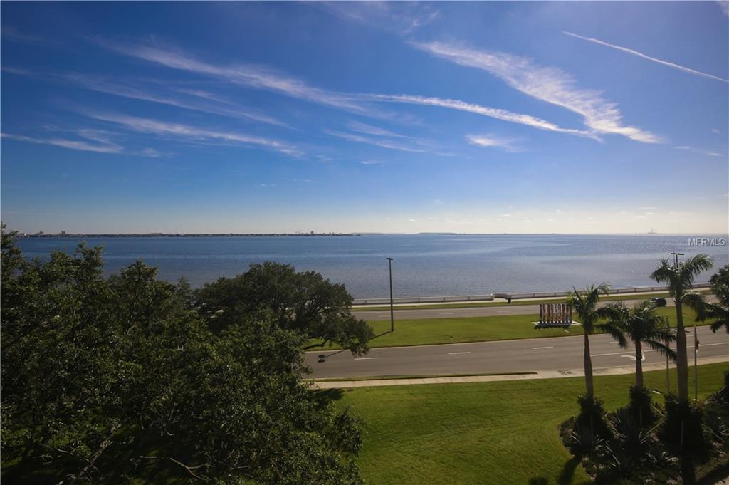 3301 BAYSHORE BOULEVARD, TAMPA, Florida 33629, 3 Bedrooms Bedrooms, 6 Rooms Rooms,2 BathroomsBathrooms,Residential,For sale,BAYSHORE,T2905844