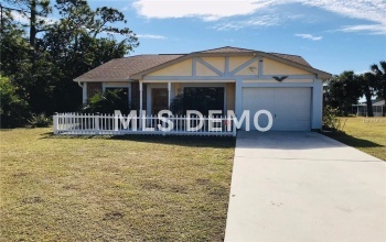 18197 LAKE WORTH BOULEVARD, PORT CHARLOTTE, Florida 33948, 3 Bedrooms Bedrooms, 5 Rooms Rooms,2 BathroomsBathrooms,Residential,For sale,LAKE WORTH,C7244564
