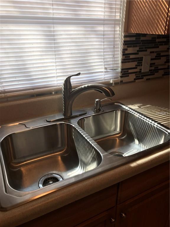 6015 LILLI WAY, BRADENTON, Florida 34207, 1 Bedroom Bedrooms, 4 Rooms Rooms,1 BathroomBathrooms,Residential,For sale,LILLI,A4200958