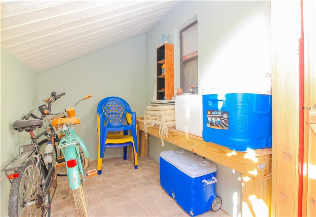 3931 COUNTRY VIEW LANE, SARASOTA, Florida 34233, 3 Bedrooms Bedrooms, 6 Rooms Rooms,2 BathroomsBathrooms,Residential,For sale,COUNTRY VIEW,A4207892