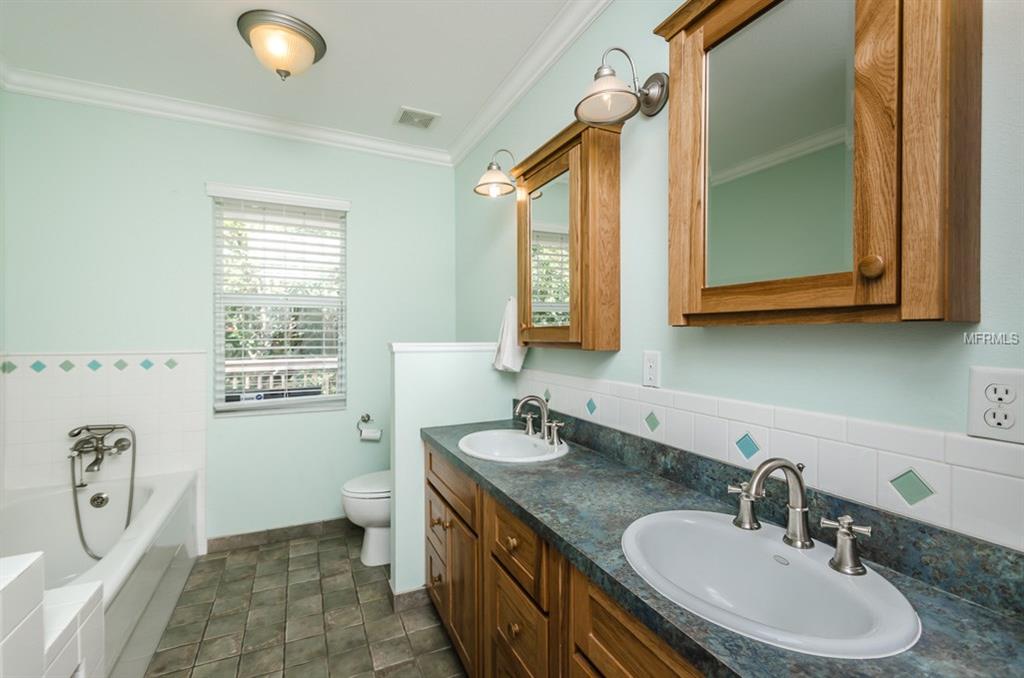 210 GARDEN CIRCLE N, DUNEDIN, Florida 34698, 3 Bedrooms Bedrooms, 4 Rooms Rooms,2 BathroomsBathrooms,Residential,For sale,GARDEN,U7830111