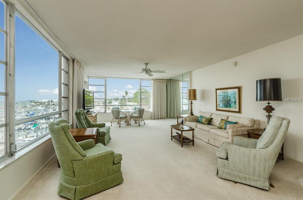 632 EDGEWATER DRIVE, DUNEDIN, Florida 34698, 2 Bedrooms Bedrooms, 5 Rooms Rooms,2 BathroomsBathrooms,Residential,For sale,EDGEWATER,U7842689