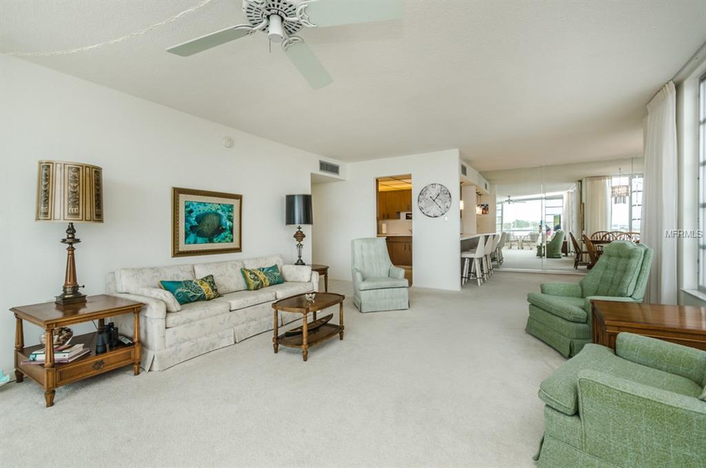 632 EDGEWATER DRIVE, DUNEDIN, Florida 34698, 2 Bedrooms Bedrooms, 5 Rooms Rooms,2 BathroomsBathrooms,Residential,For sale,EDGEWATER,U7842689