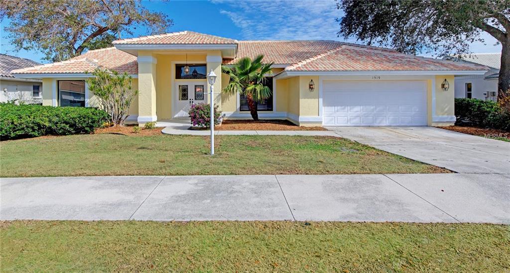 1519 WATERFORD DRIVE, VENICE, Florida 34292, 3 Bedrooms Bedrooms, 8 Rooms Rooms,2 BathroomsBathrooms,Residential,For sale,WATERFORD,N5916331