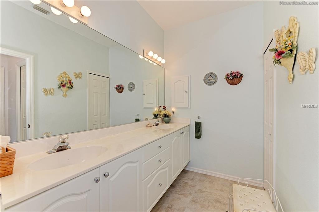 8539 GATEWAY COURT, ENGLEWOOD, Florida 34224, 2 Bedrooms Bedrooms, 5 Rooms Rooms,2 BathroomsBathrooms,Residential,For sale,GATEWAY,D5920342