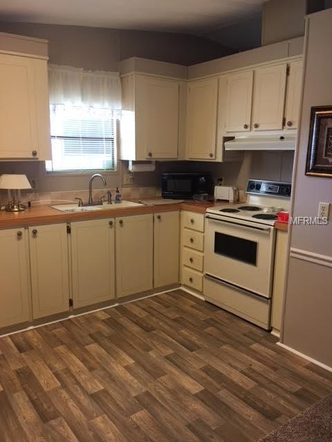 152 SWEET CIRCLE, WINTER HAVEN, Florida 33884, 2 Bedrooms Bedrooms, 6 Rooms Rooms,2 BathroomsBathrooms,Residential,For sale,SWEET,P4718070