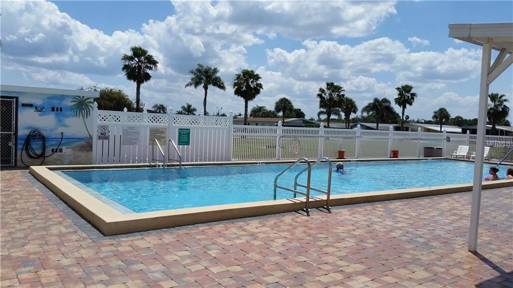 152 SWEET CIRCLE, WINTER HAVEN, Florida 33884, 2 Bedrooms Bedrooms, 6 Rooms Rooms,2 BathroomsBathrooms,Residential,For sale,SWEET,P4718070