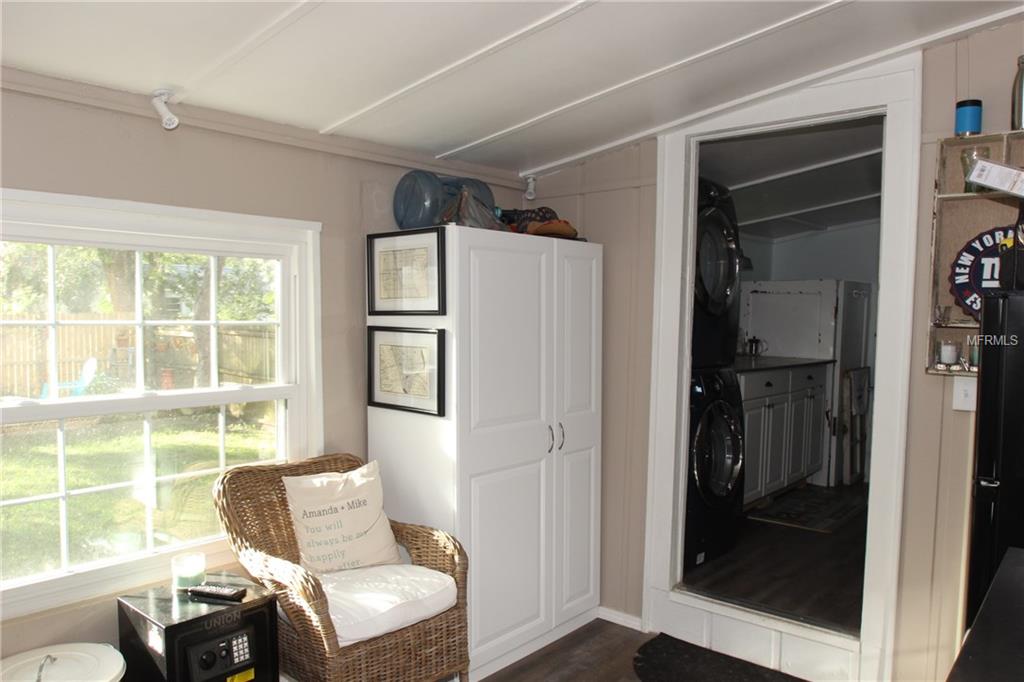 945 N UNSER STREET, MOUNT DORA, Florida 32757, 2 Bedrooms Bedrooms, 7 Rooms Rooms,1 BathroomBathrooms,Residential,For sale,UNSER,O5550375