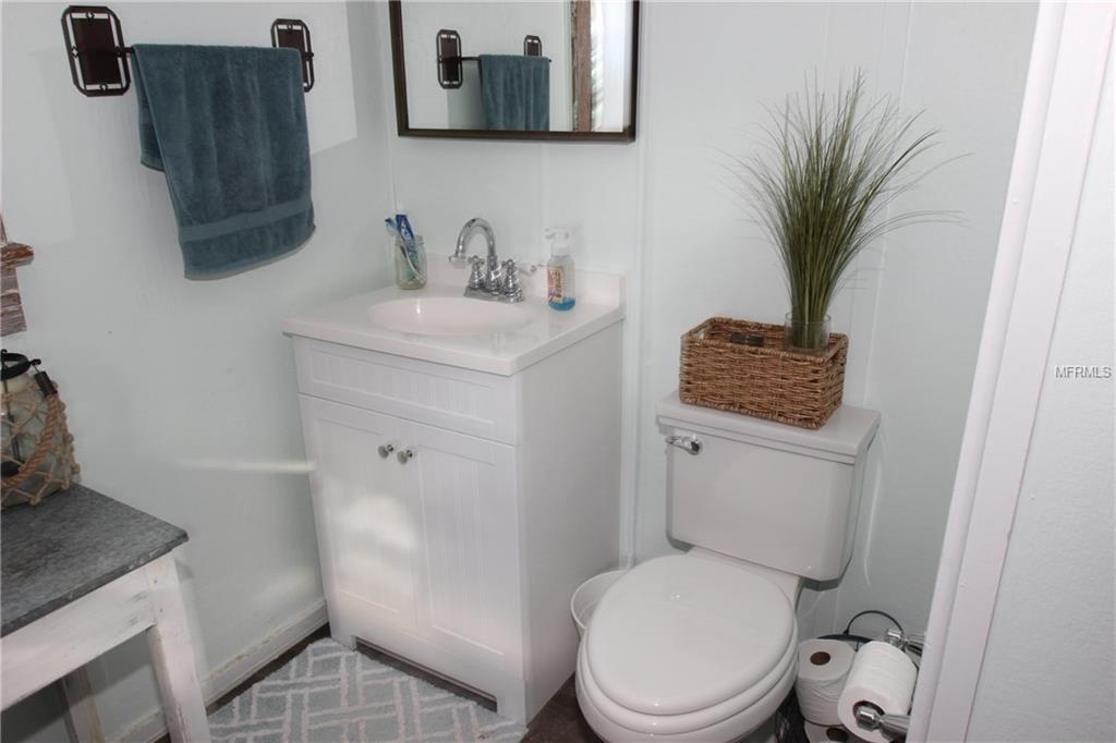 945 N UNSER STREET, MOUNT DORA, Florida 32757, 2 Bedrooms Bedrooms, 7 Rooms Rooms,1 BathroomBathrooms,Residential,For sale,UNSER,O5550375