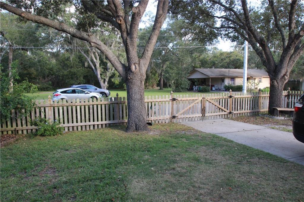 945 N UNSER STREET, MOUNT DORA, Florida 32757, 2 Bedrooms Bedrooms, 7 Rooms Rooms,1 BathroomBathrooms,Residential,For sale,UNSER,O5550375