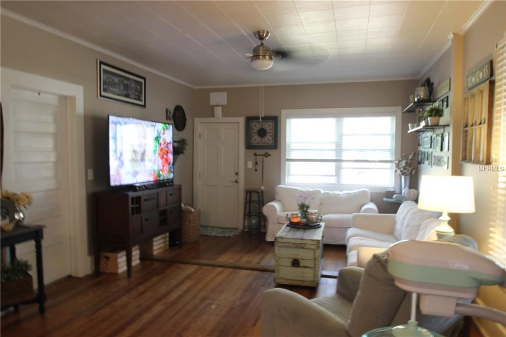 945 N UNSER STREET, MOUNT DORA, Florida 32757, 2 Bedrooms Bedrooms, 7 Rooms Rooms,1 BathroomBathrooms,Residential,For sale,UNSER,O5550375