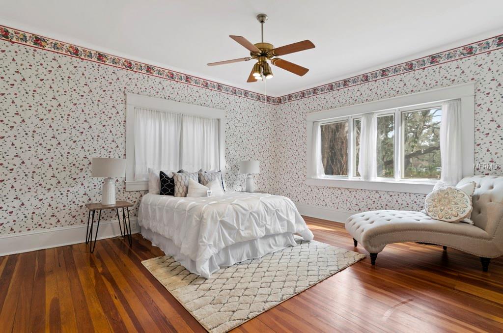 701 S HYER AVENUE, ORLANDO, Florida 32801, 3 Bedrooms Bedrooms, 4 Rooms Rooms,3 BathroomsBathrooms,Residential,For sale,HYER,O5558278