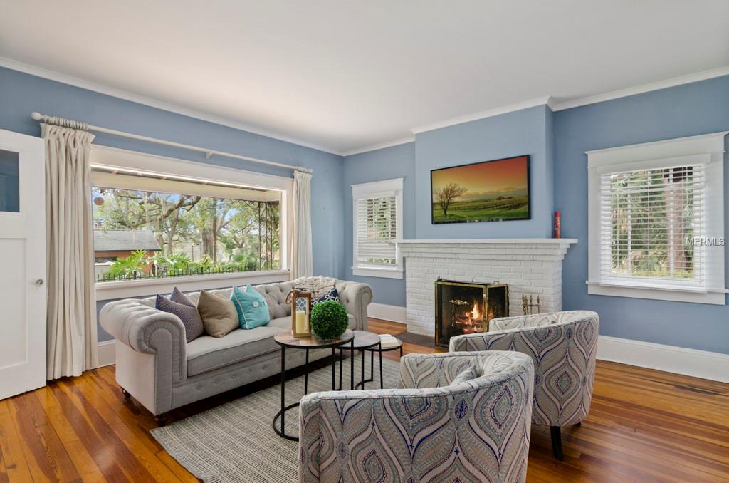 701 S HYER AVENUE, ORLANDO, Florida 32801, 3 Bedrooms Bedrooms, 4 Rooms Rooms,3 BathroomsBathrooms,Residential,For sale,HYER,O5558278