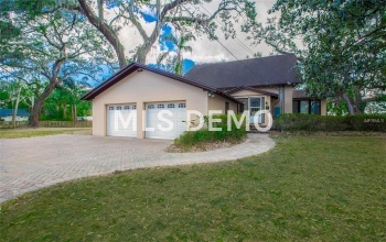 701 S HYER AVENUE, ORLANDO, Florida 32801, 3 Bedrooms Bedrooms, 4 Rooms Rooms,3 BathroomsBathrooms,Residential,For sale,HYER,O5558278