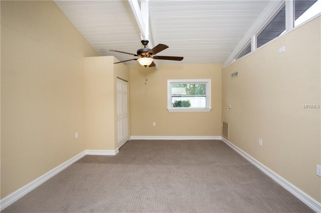 1659 ROBINHOOD LANE, CLEARWATER, Florida 33764, 4 Bedrooms Bedrooms, 7 Rooms Rooms,3 BathroomsBathrooms,Residential,For sale,ROBINHOOD,U7844129