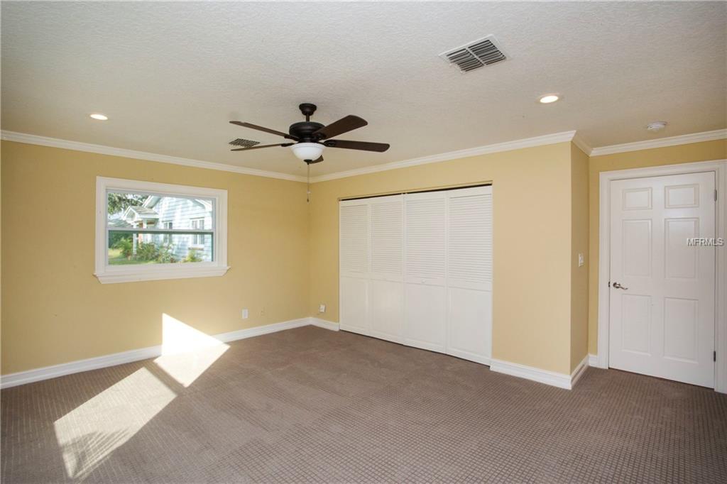 1659 ROBINHOOD LANE, CLEARWATER, Florida 33764, 4 Bedrooms Bedrooms, 7 Rooms Rooms,3 BathroomsBathrooms,Residential,For sale,ROBINHOOD,U7844129