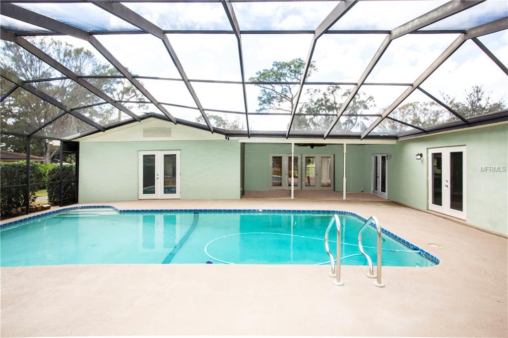 1659 ROBINHOOD LANE, CLEARWATER, Florida 33764, 4 Bedrooms Bedrooms, 7 Rooms Rooms,3 BathroomsBathrooms,Residential,For sale,ROBINHOOD,U7844129