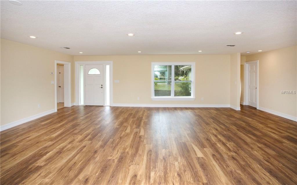 1659 ROBINHOOD LANE, CLEARWATER, Florida 33764, 4 Bedrooms Bedrooms, 7 Rooms Rooms,3 BathroomsBathrooms,Residential,For sale,ROBINHOOD,U7844129