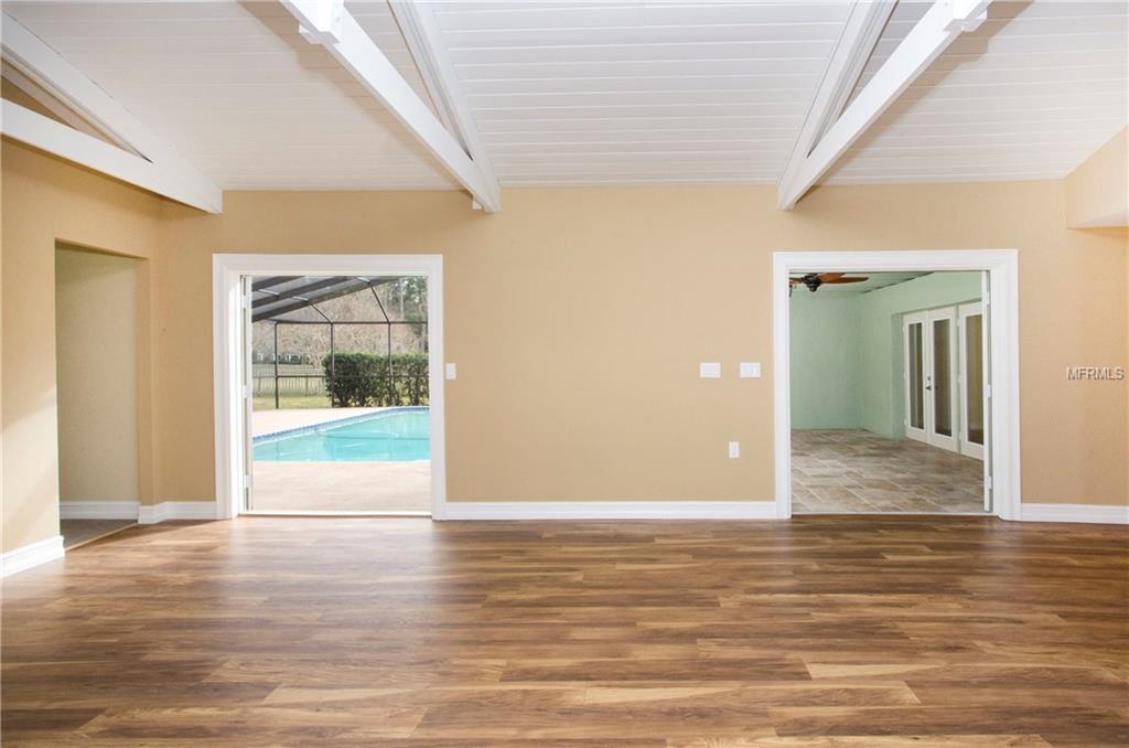 1659 ROBINHOOD LANE, CLEARWATER, Florida 33764, 4 Bedrooms Bedrooms, 7 Rooms Rooms,3 BathroomsBathrooms,Residential,For sale,ROBINHOOD,U7844129