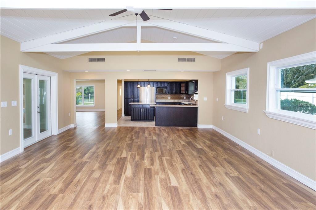 1659 ROBINHOOD LANE, CLEARWATER, Florida 33764, 4 Bedrooms Bedrooms, 7 Rooms Rooms,3 BathroomsBathrooms,Residential,For sale,ROBINHOOD,U7844129