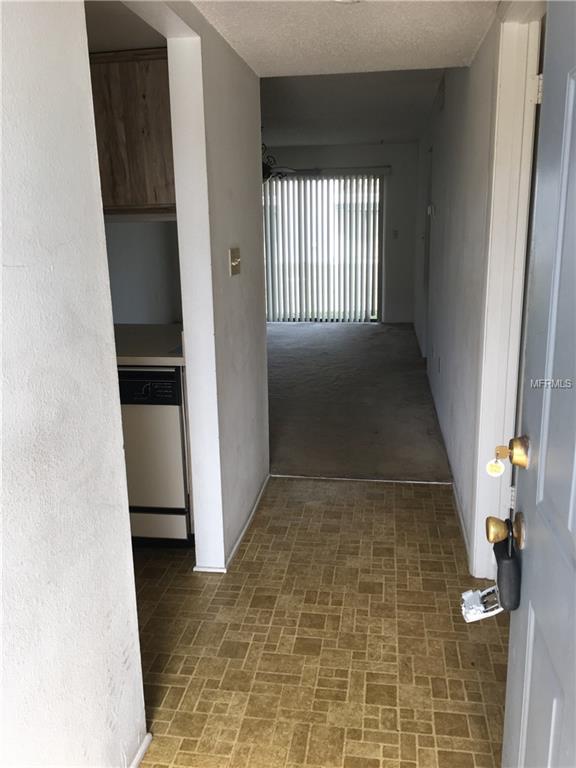 5054 TERRACE CLUB LANE, TAMPA, Florida 33617, 2 Bedrooms Bedrooms, 4 Rooms Rooms,2 BathroomsBathrooms,Residential,For sale,TERRACE CLUB,T2928357