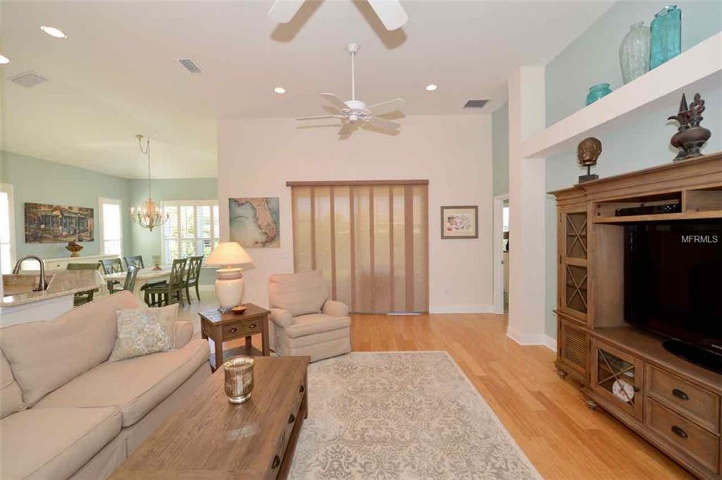 10112 LAKE MIONA WAY, OXFORD, Florida 34484, 3 Bedrooms Bedrooms, 7 Rooms Rooms,2 BathroomsBathrooms,Residential,For sale,LAKE MIONA,G4849214