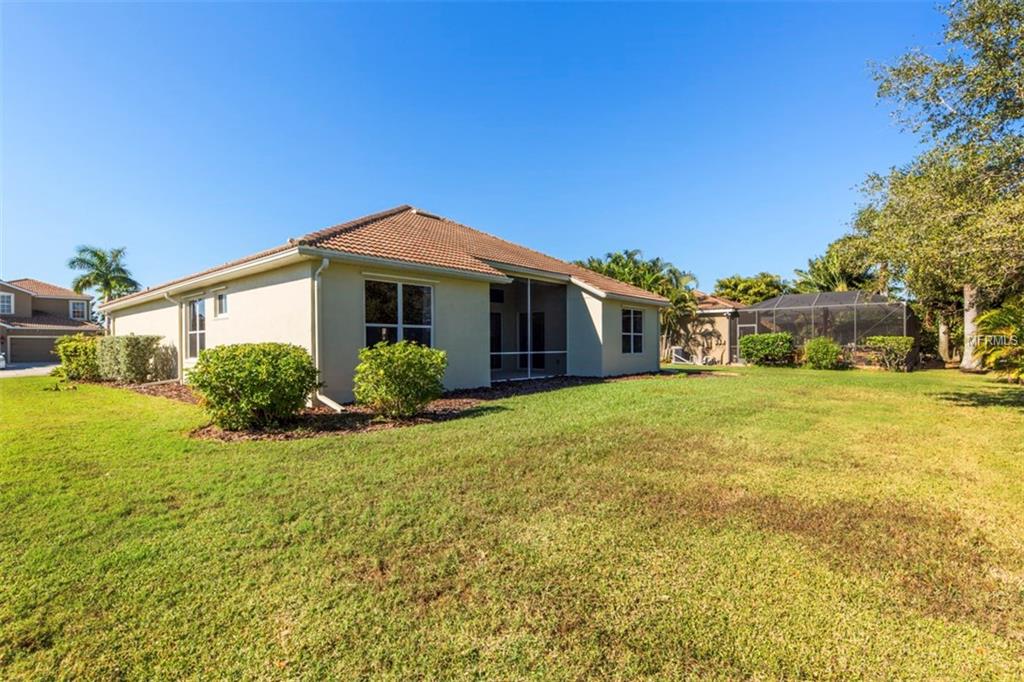 1183 FRASER PINE BOULEVARD, SARASOTA, Florida 34240, 4 Bedrooms Bedrooms, 8 Rooms Rooms,3 BathroomsBathrooms,Residential,For sale,FRASER PINE,A4204678