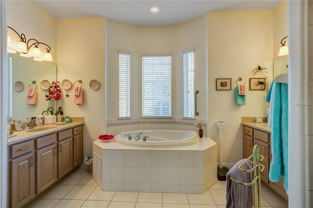 5230 FOUNTAIN WALK, LADY LAKE, Florida 32159, 3 Bedrooms Bedrooms, 9 Rooms Rooms,2 BathroomsBathrooms,Residential,For sale,FOUNTAIN,G4851106