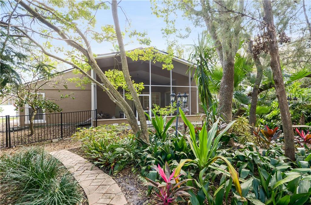 1093 FOGGY BROOK PLACE, LONGWOOD, Florida 32750, 4 Bedrooms Bedrooms, 9 Rooms Rooms,2 BathroomsBathrooms,Residential,For sale,FOGGY BROOK,O5560194