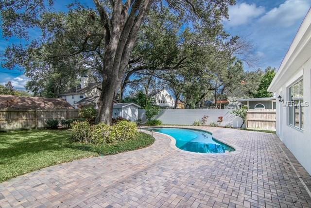 4105 W HORATIO STREET, TAMPA, Florida 33609, 5 Bedrooms Bedrooms, 8 Rooms Rooms,4 BathroomsBathrooms,Residential,For sale,HORATIO,T2927573