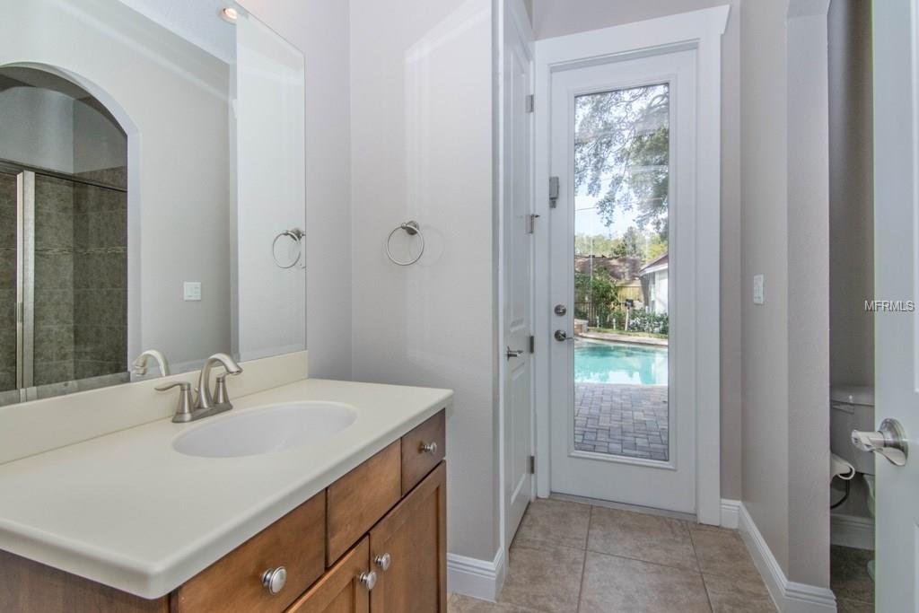 4105 W HORATIO STREET, TAMPA, Florida 33609, 5 Bedrooms Bedrooms, 8 Rooms Rooms,4 BathroomsBathrooms,Residential,For sale,HORATIO,T2927573