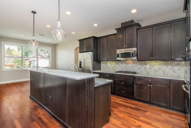 4105 W HORATIO STREET, TAMPA, Florida 33609, 5 Bedrooms Bedrooms, 8 Rooms Rooms,4 BathroomsBathrooms,Residential,For sale,HORATIO,T2927573